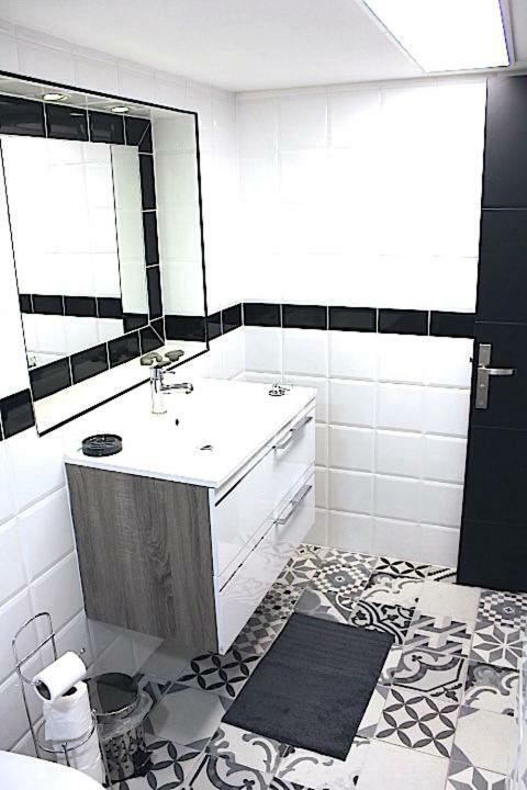 Duplex 41m² - 1 mn Centre Ville et Port Sète Extérieur photo